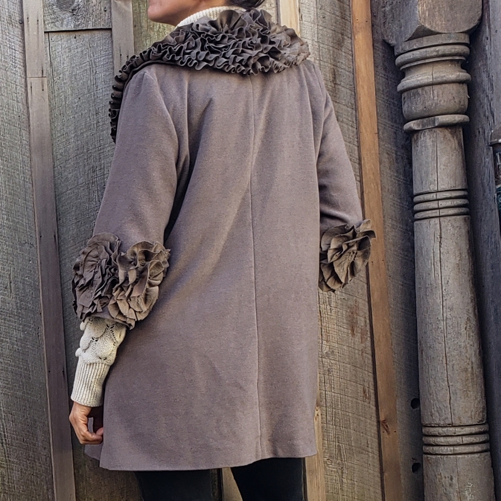 Ryu Swing Coat - Picture 2 of 10